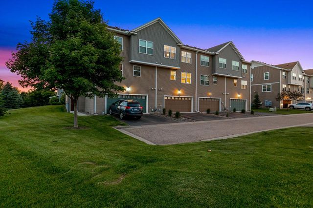 9590 Jefferson Drive 3, Chanhassen, MN 55317
