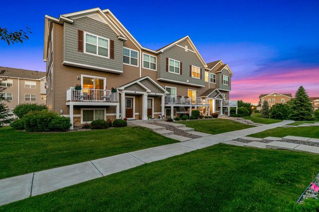 9590 Jefferson Drive 3, Chanhassen, MN 55317