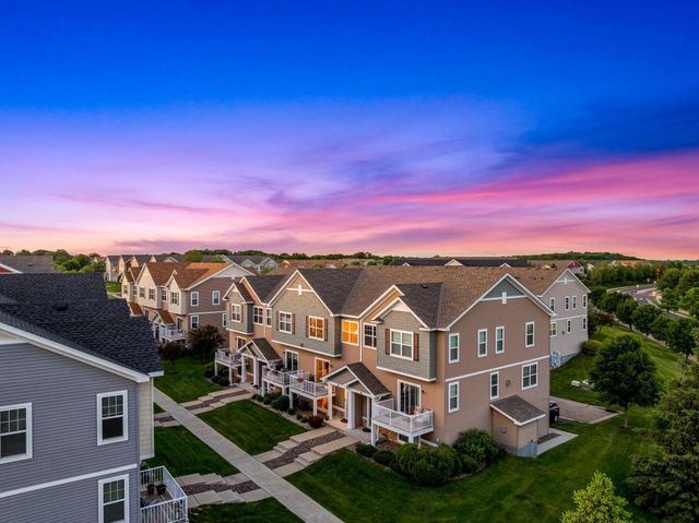 9590 Jefferson Drive 3, Chanhassen, MN 55317