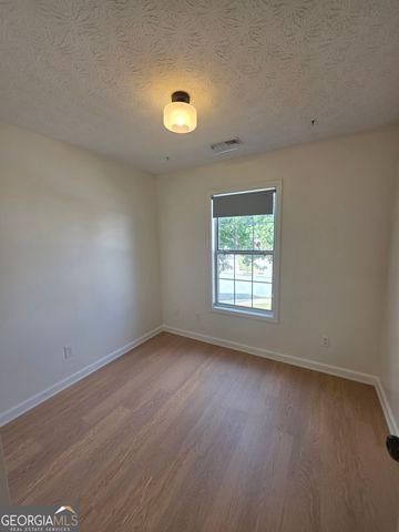 111 Chastain Loop, Newnan, GA 30263
