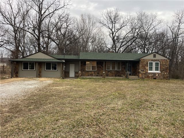 4600 E Huntsville Road, Fayetteville, AR 72701