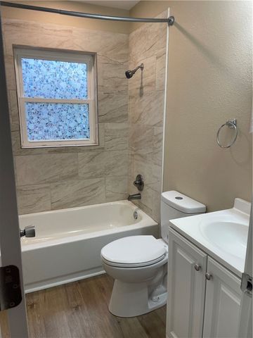 4600 E Huntsville Road, Fayetteville, AR 72701