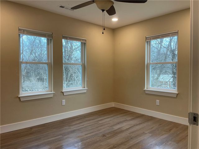 4600 E Huntsville Road, Fayetteville, AR 72701