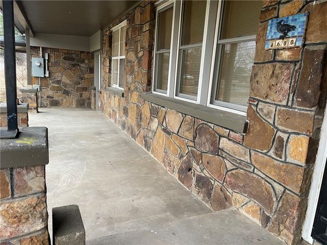 4600 E Huntsville Road, Fayetteville, AR 72701