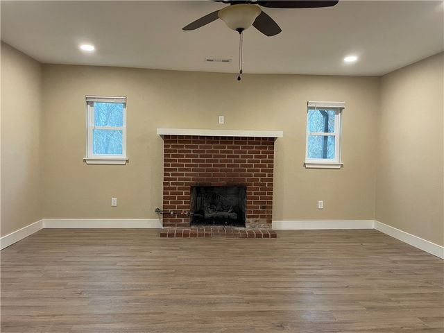 4600 E Huntsville Road, Fayetteville, AR 72701