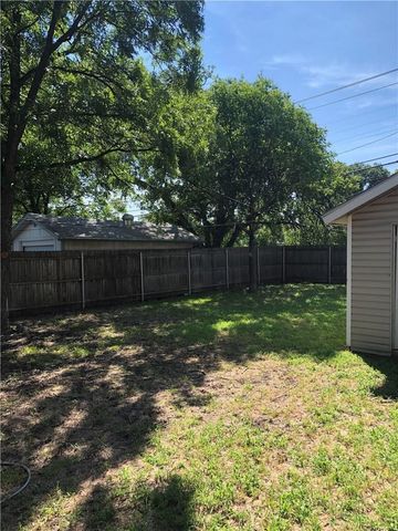 2809 S Hills Avenue, Fort Worth, TX 76109