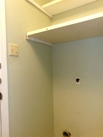 1022 S Center Street, Grand Prairie, TX 75051