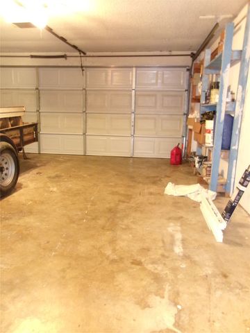 1022 S Center Street, Grand Prairie, TX 75051