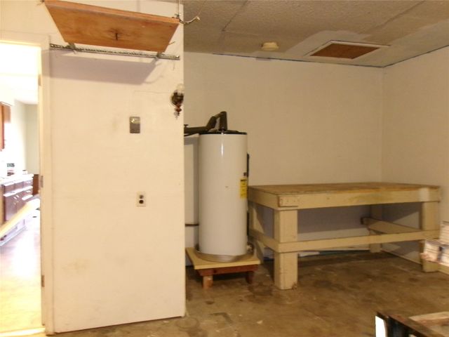 1022 S Center Street, Grand Prairie, TX 75051