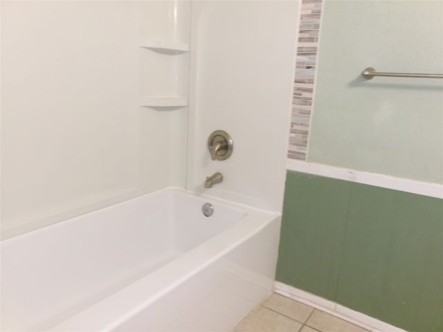 1022 S Center Street, Grand Prairie, TX 75051