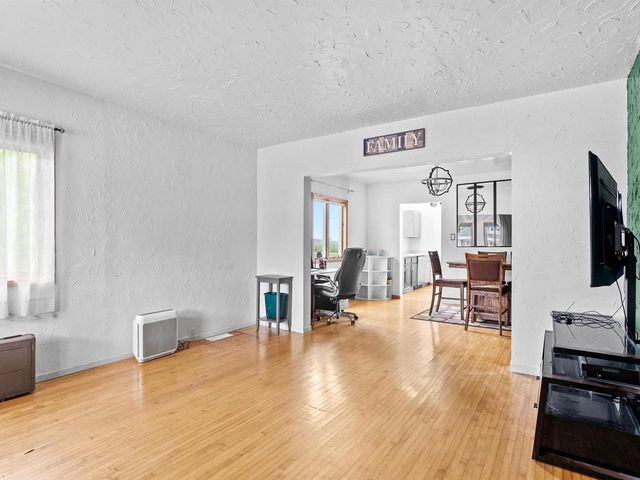 2906 Forest AVENUE, Two Rivers, WI 54241