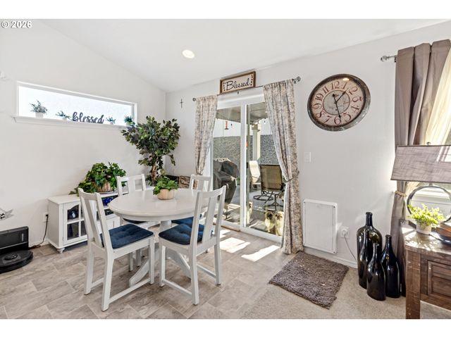 4 GREGORY St, Milton Freewater, OR 97862