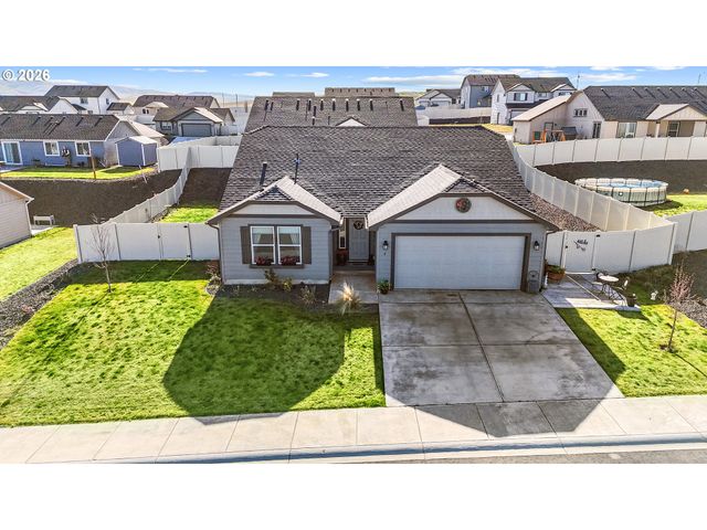 4 GREGORY St, Milton Freewater, OR 97862