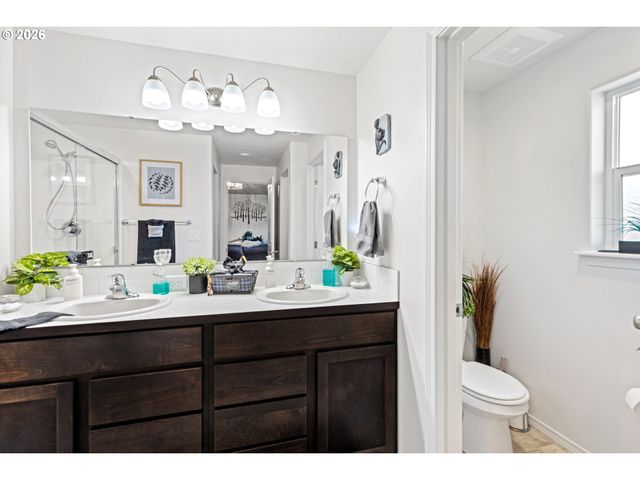 4 GREGORY St, Milton Freewater, OR 97862