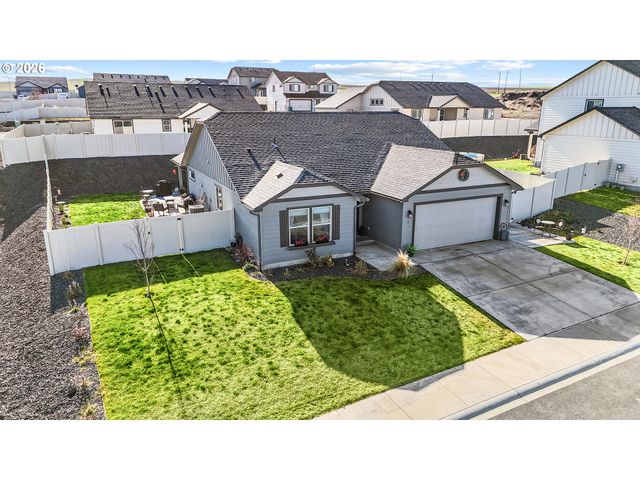 4 GREGORY St, Milton Freewater, OR 97862