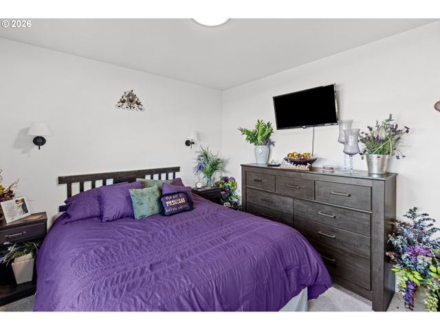 4 GREGORY St, Milton Freewater, OR 97862