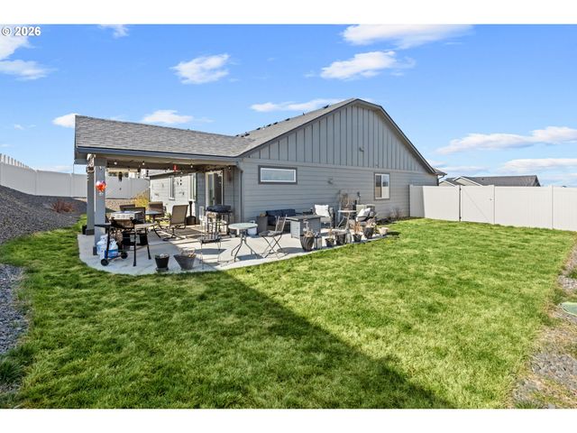 4 GREGORY St, Milton Freewater, OR 97862