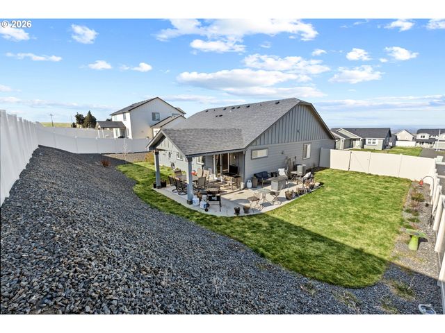 4 GREGORY St, Milton Freewater, OR 97862