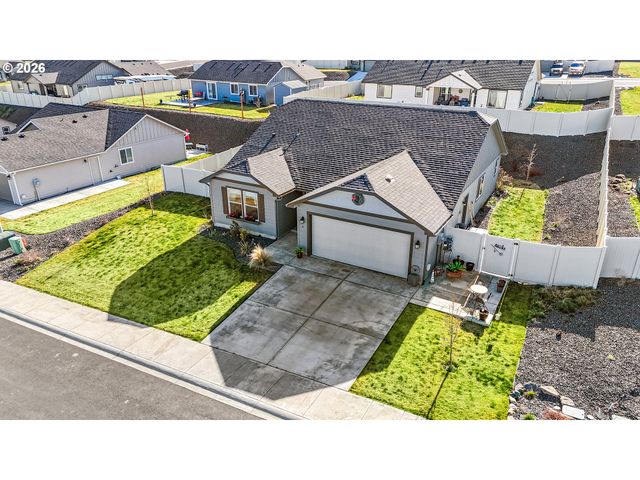 4 GREGORY St, Milton Freewater, OR 97862