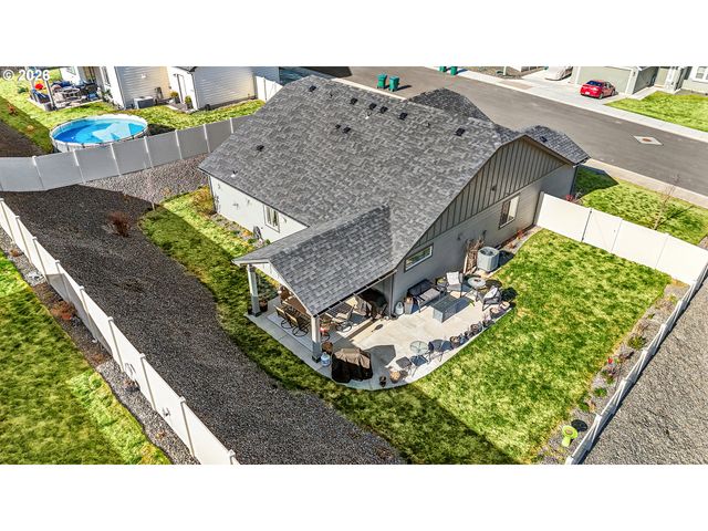 4 GREGORY St, Milton Freewater, OR 97862