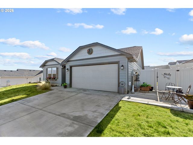 4 GREGORY St, Milton Freewater, OR 97862