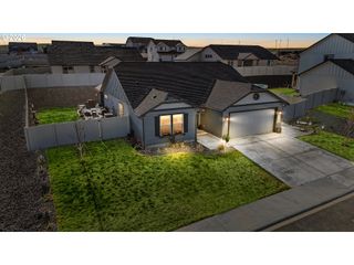 4 GREGORY St, Milton Freewater, OR 97862