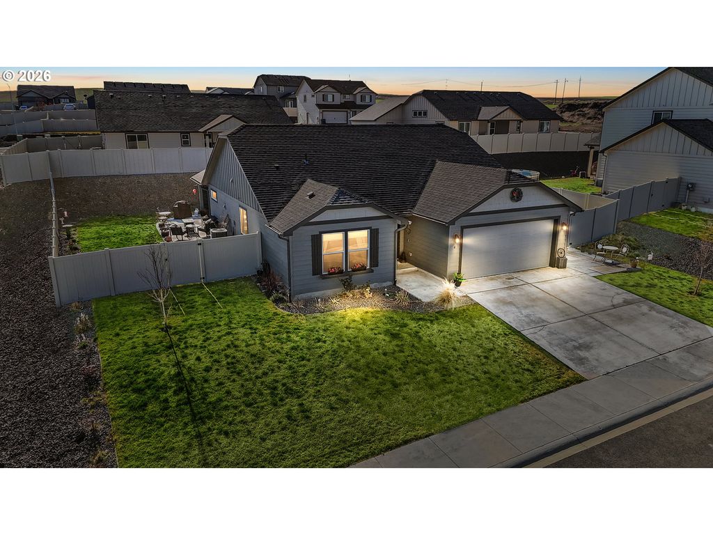 4 GREGORY St, Milton Freewater, OR 97862