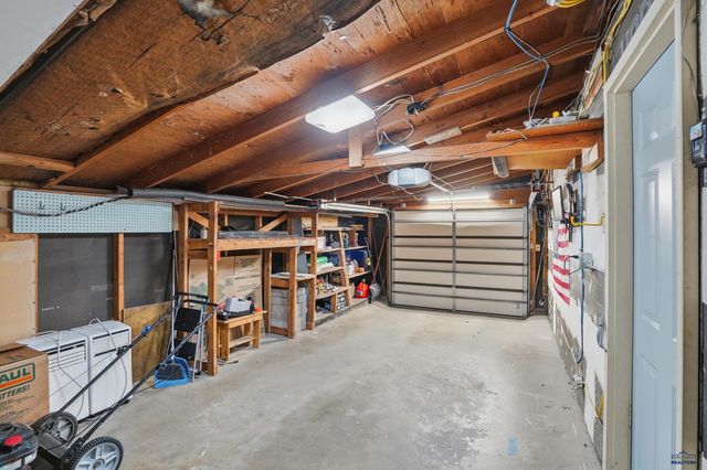 242 E FAIRMONT BLVD, Rapid City, SD 57701