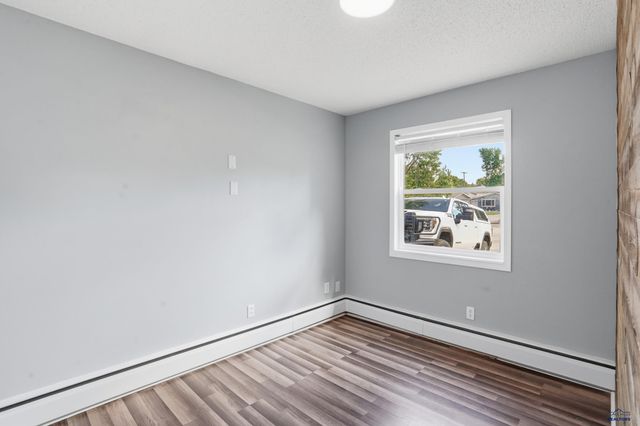 242 E FAIRMONT BLVD, Rapid City, SD 57701
