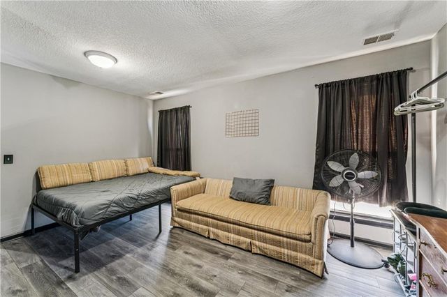 19439 254th Street, Tonganoxie, KS 66086