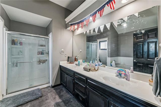 19439 254th Street, Tonganoxie, KS 66086