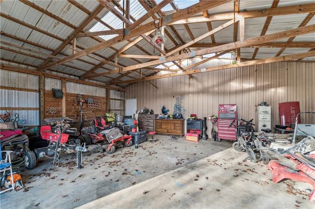 19439 254th Street, Tonganoxie, KS 66086