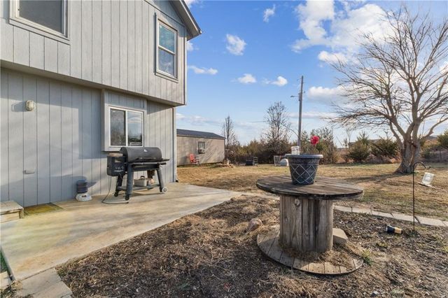 19439 254th Street, Tonganoxie, KS 66086