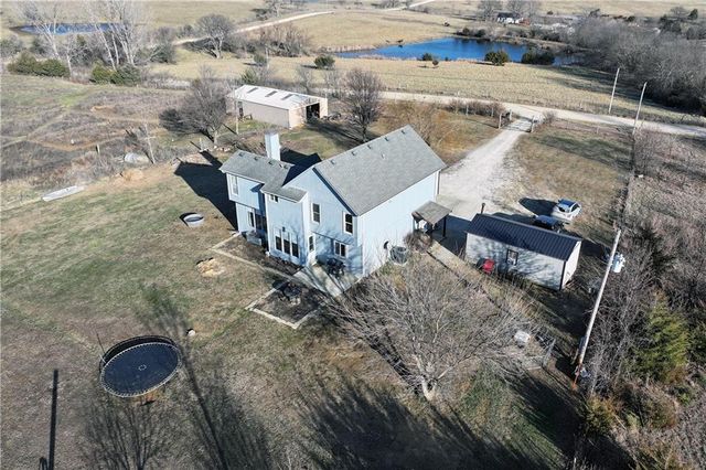 19439 254th Street, Tonganoxie, KS 66086