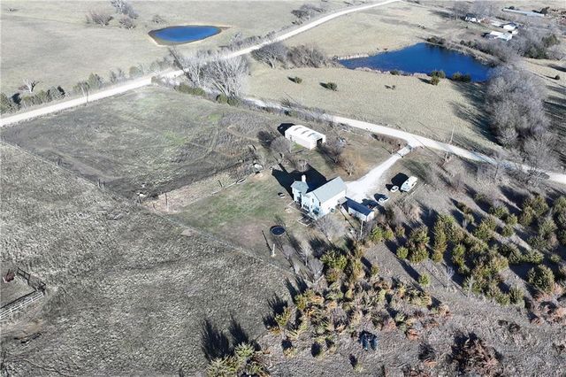 19439 254th Street, Tonganoxie, KS 66086