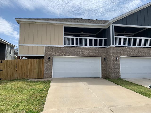 1349 N Corsica Drive, Fayetteville, AR 72704