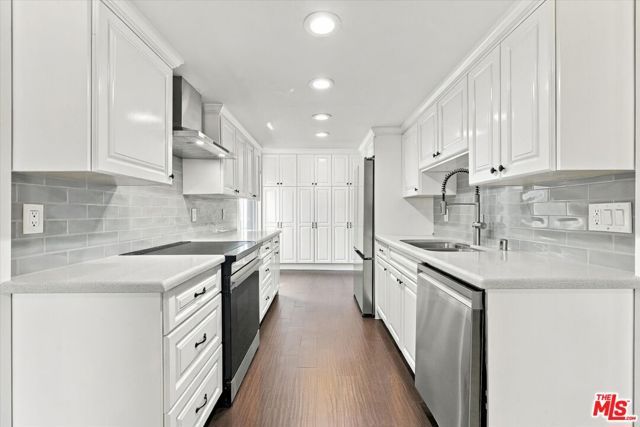 5870 Green Valley Circle 309, Culver City, CA 90230