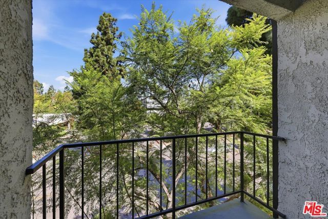 5870 Green Valley Circle 309, Culver City, CA 90230