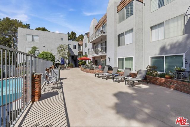 5870 Green Valley Circle 309, Culver City, CA 90230