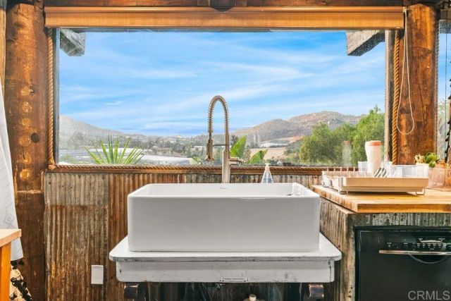 2870 N Twin Oaks Valley Road, San Marcos, CA 92069