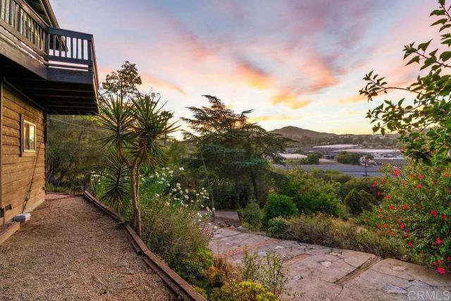 2870 N Twin Oaks Valley Road, San Marcos, CA 92069
