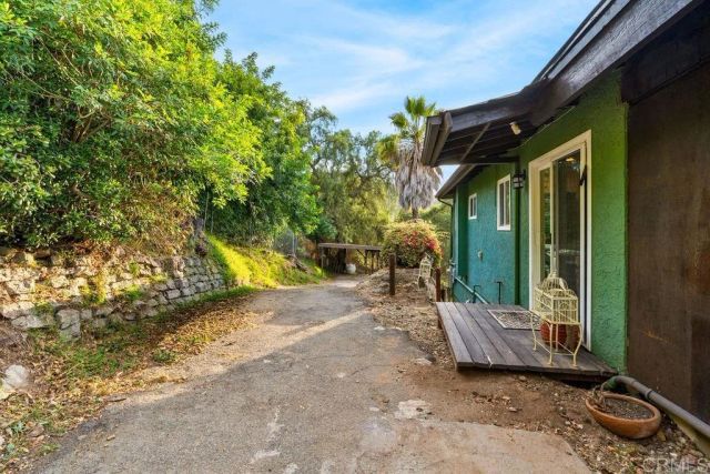 2870 N Twin Oaks Valley Road, San Marcos, CA 92069
