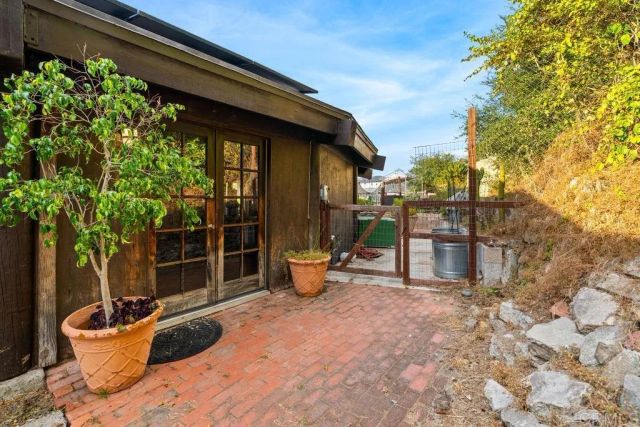 2870 N Twin Oaks Valley Road, San Marcos, CA 92069
