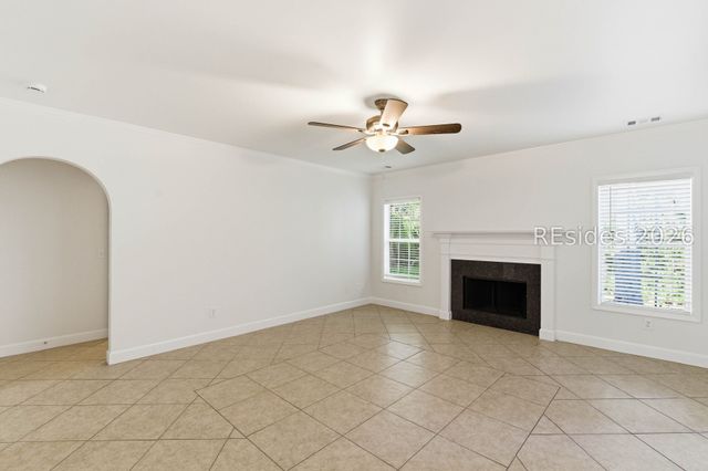 11 Kings Ct, Hilton Head Island, SC 29926