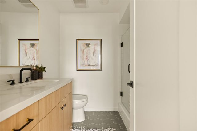 334 Gladys Avenue 305, Long Beach, CA 90814