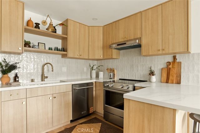 334 Gladys Avenue 305, Long Beach, CA 90814