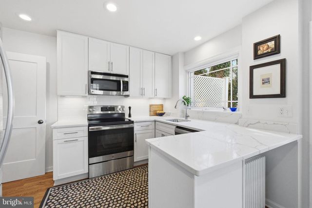 1120 POWHATAN ST, Alexandria, VA 22314