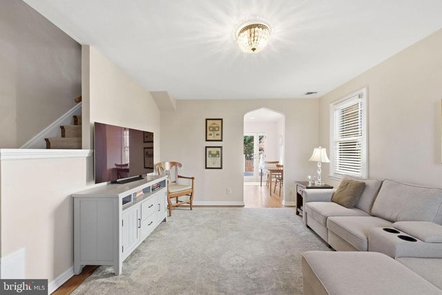 1120 POWHATAN ST, Alexandria, VA 22314