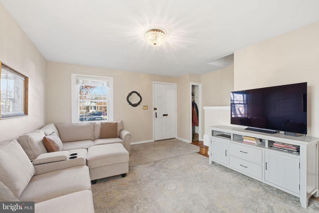 1120 POWHATAN ST, Alexandria, VA 22314