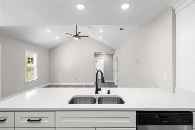 135 Azalea Street SW, Calhoun, GA 30701